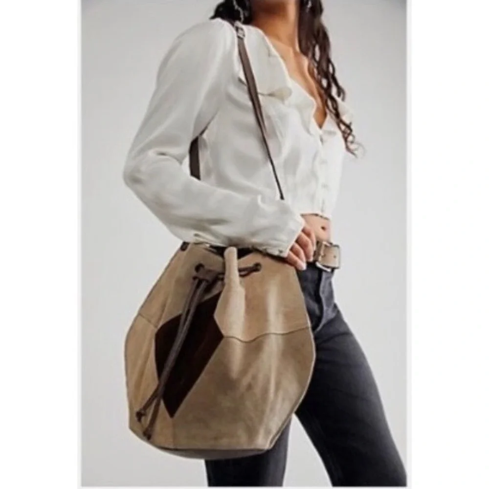 Free People New Tovey Suede Bucket Bag‎ Light Dark Chocolate Brown Purse